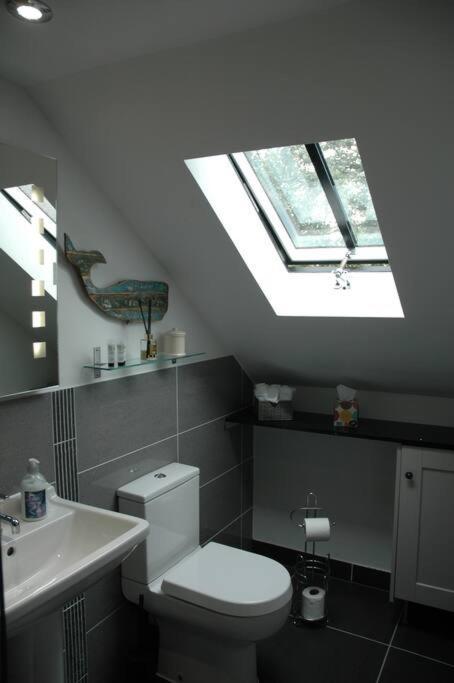 Cowslip Barn Annexe, Countryside Stay Near Chichester Buitenkant foto