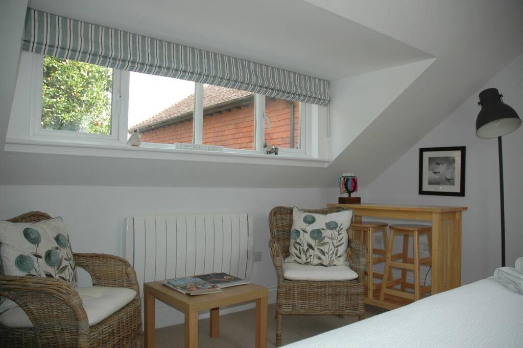 Cowslip Barn Annexe, Countryside Stay Near Chichester Buitenkant foto